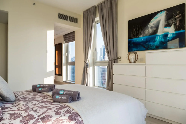 Luxurious ans spacious apartment in Dowtown Dubai - Image 7