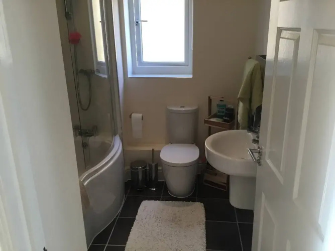 Modern 2 Bedroom House