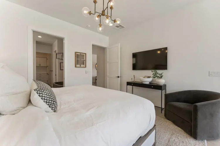 Luxury Beachside 7 Bedroom Home