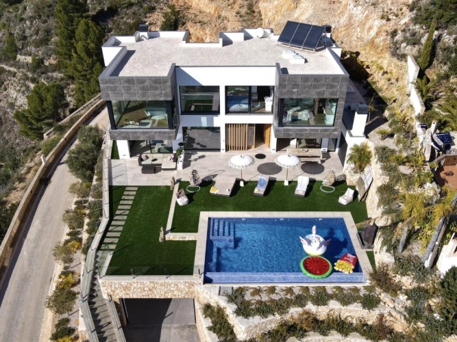 Deluxe Villa