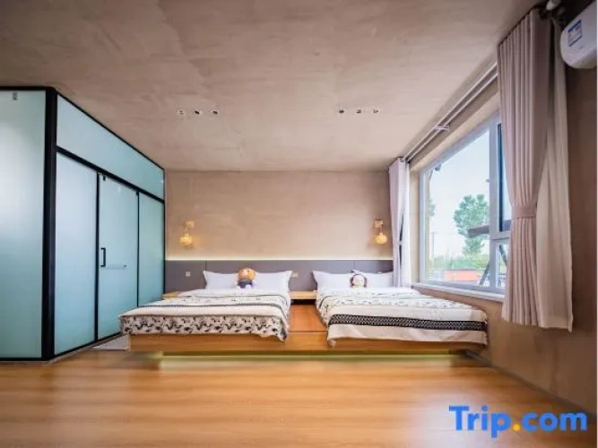 Standard Quadruple Family room