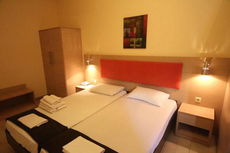 Philoxenia Hotel & Studios