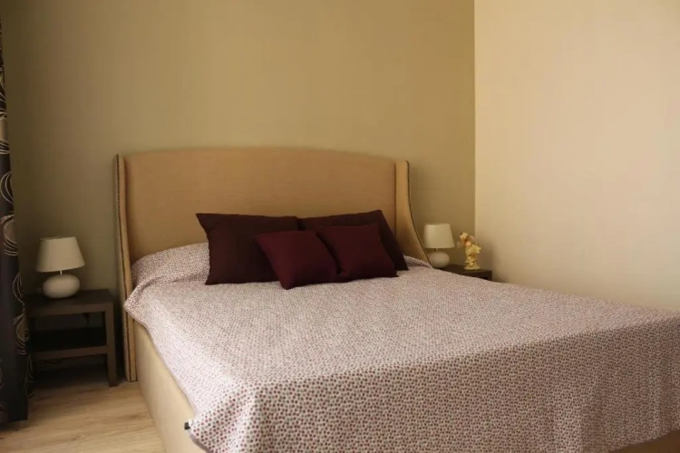 2 Bedrooms Apartment