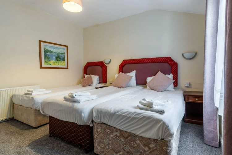Pier Walk Hotel