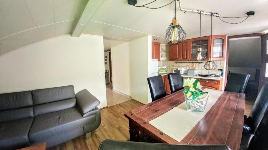 3 Bedrooms Apartment
