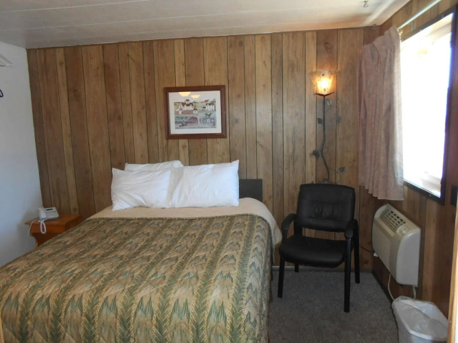 Super Saver Inn
