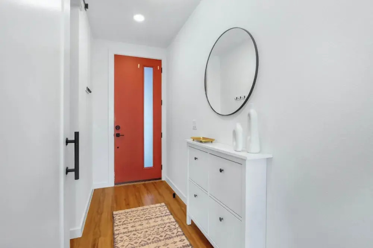Creekside Modern Condo for 4