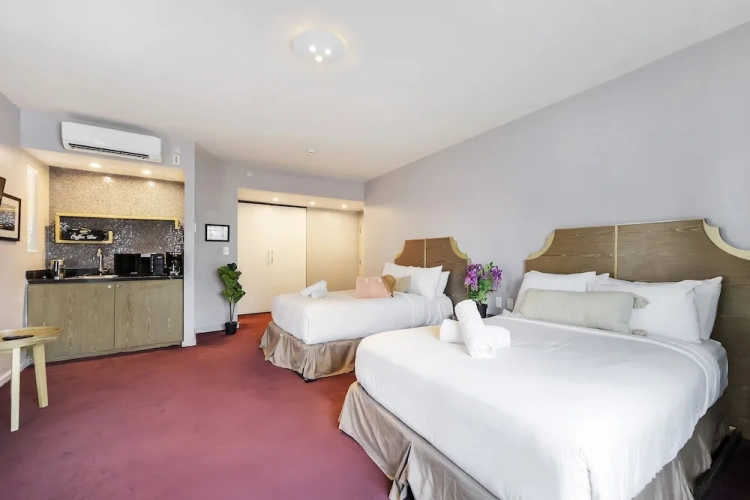 Deluxe Quadruple room