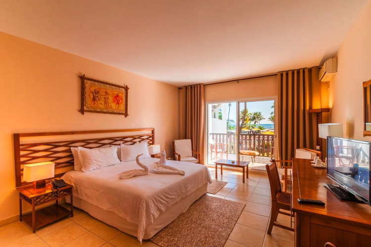 Royal Beach Hotel & Spa