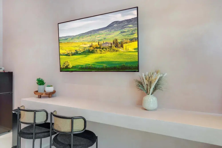 Artisan Studio- Breakfast Nook by Design District