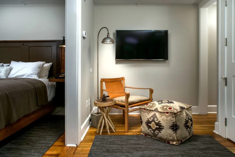 Western Front Hotel