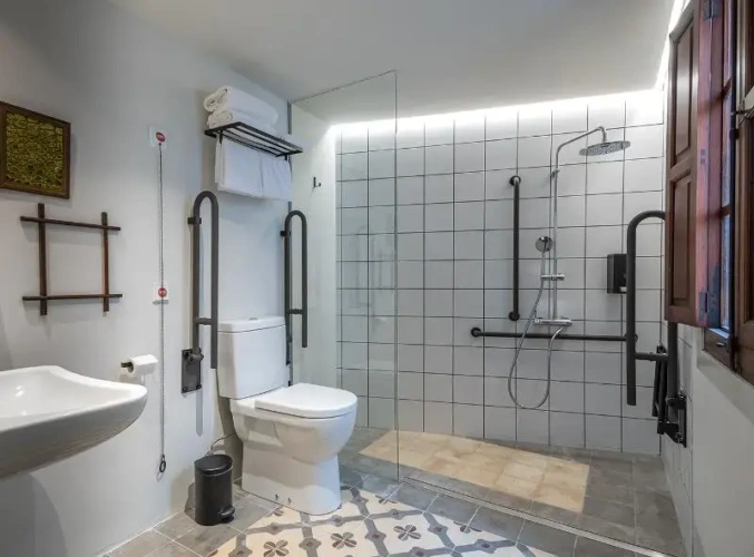 1 Bedroom Standard Quadruple Family room
