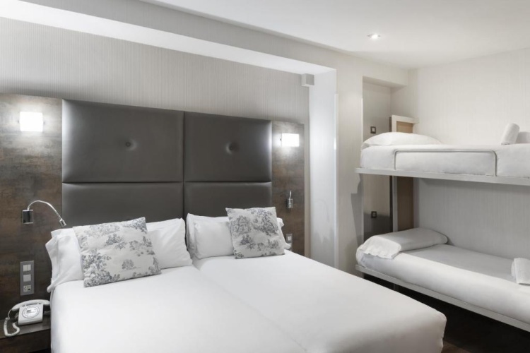 Quadruple room