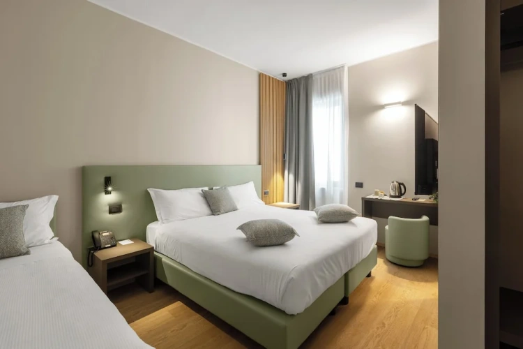 Superior Triple room