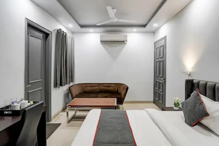Collection O 77161 Shalimar Bagh