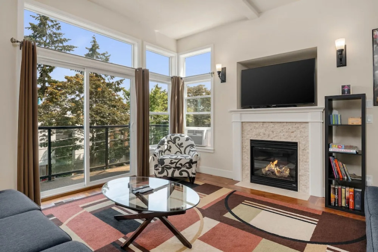 Seattle Vacation Home: The Aerodrome