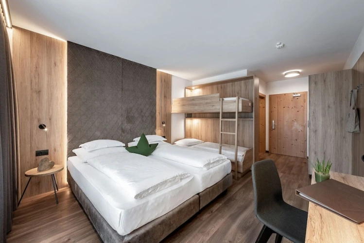1 Bedroom Standard Double room with mountain view