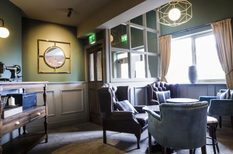 Stamford Gate Hotel