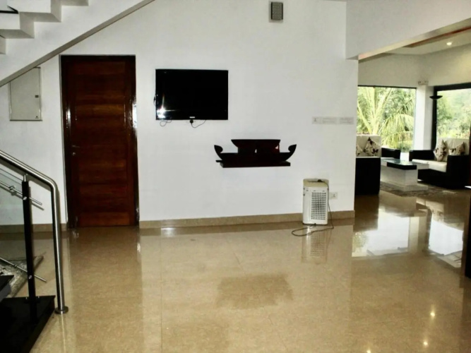 Saffronstays The Periaheights