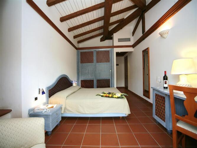 Hotel Palumbalza Porto RotondoOver view