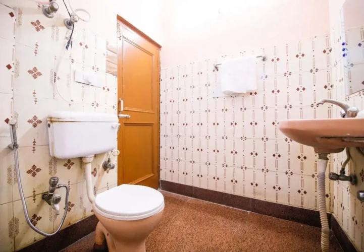 Mid Way Resort by OYO Rooms