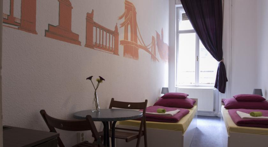 Opera Guesthouse & apartments