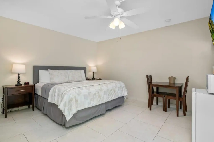 Guest Double room Poolside