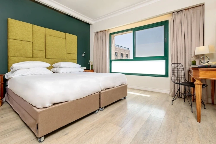 Deluxe Twin room with balcony