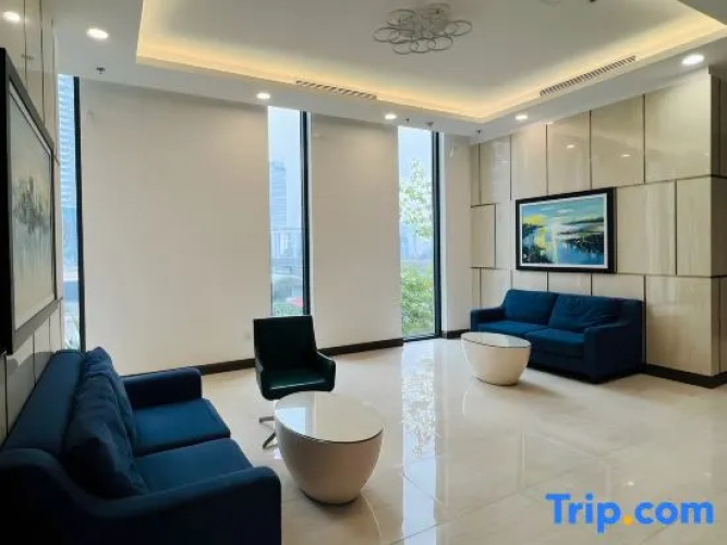 Hazel Housing - Vinhomes D'Capitale Apartment I Hanoi Centre