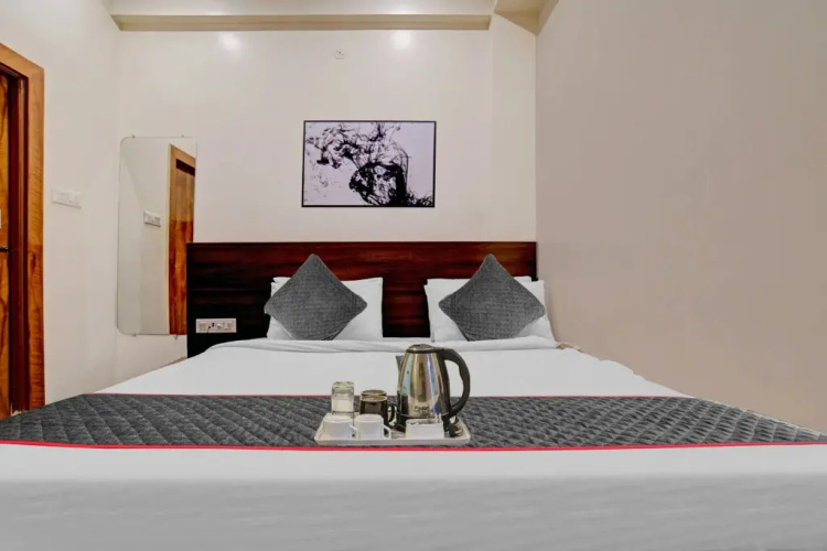Townhouse 931 Hotel Benchmark