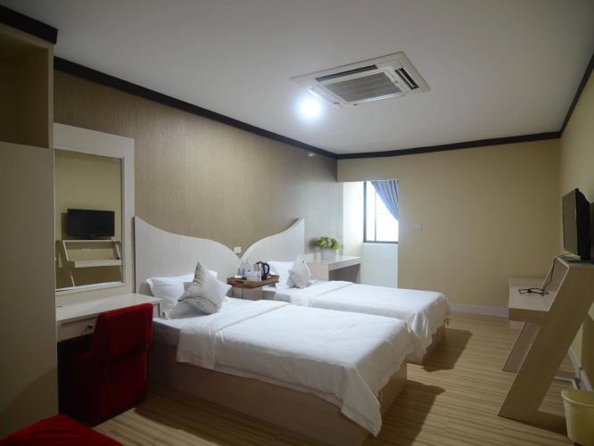 Centro CNX Hotel