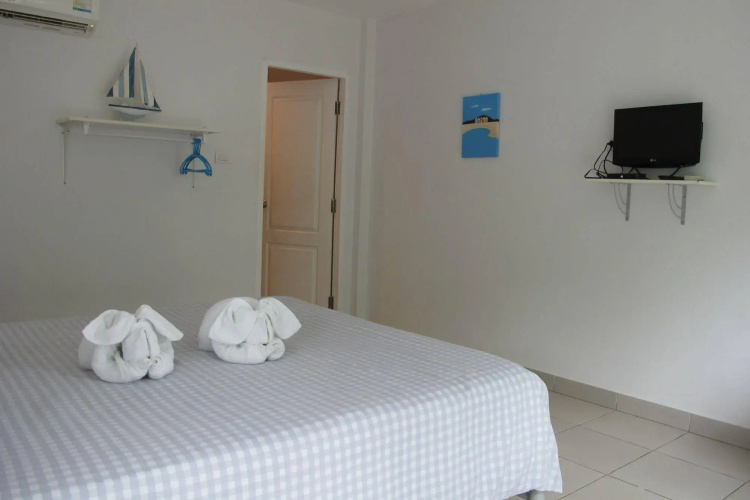 Koh Sichang Resort