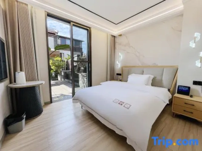 Suite with garden view