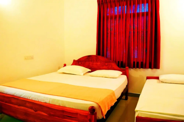 Saffron Guest Inn