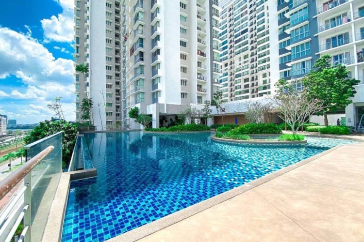 3 Bedrooms Apartment