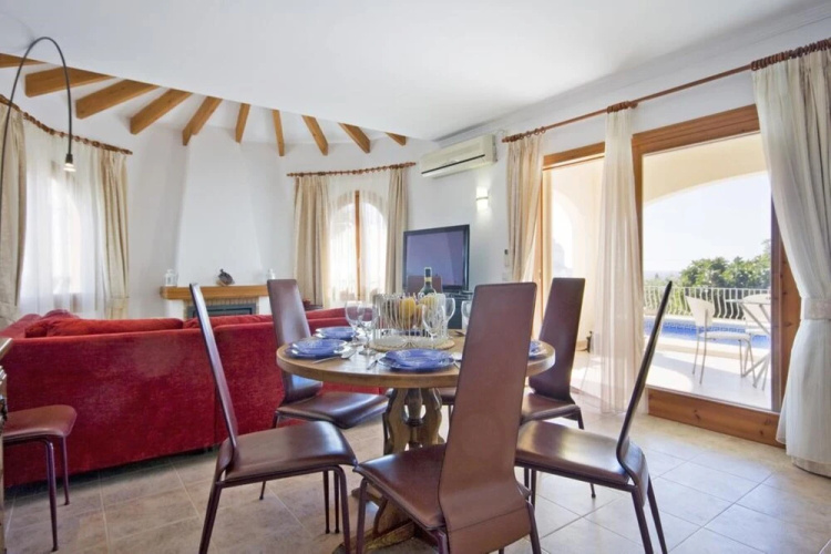 Villa - 2 Bedrooms with Pool and WiFi - 106433