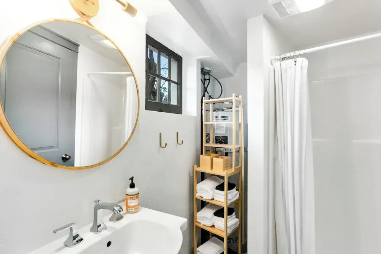 Montlake Studio in Spite House