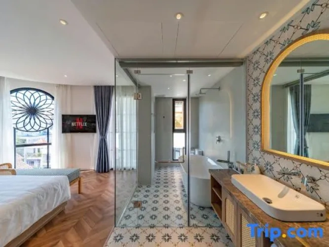 Suite with balcony and with mountain view