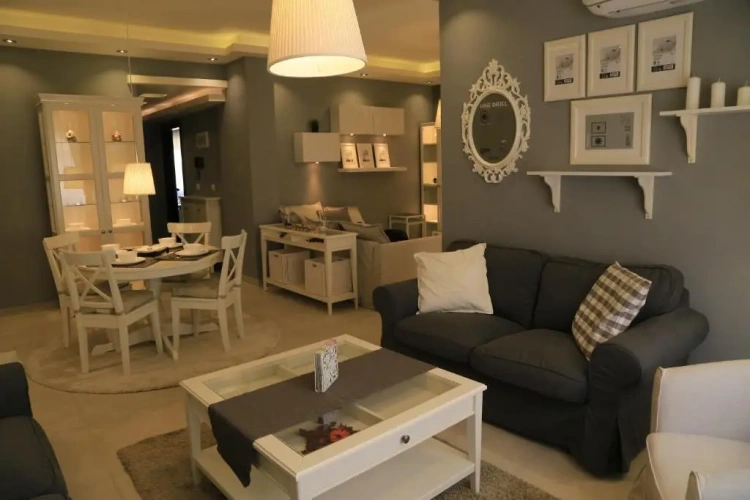 3 Bedrooms Apartment