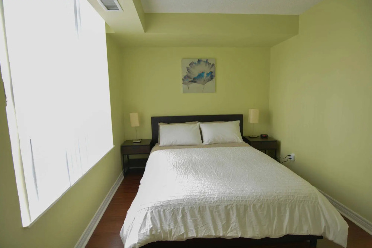 Maplewood Suites - Square One