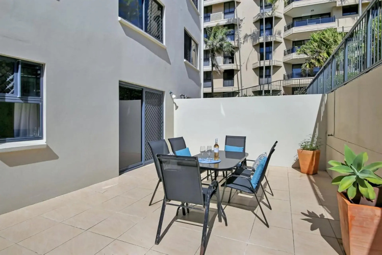 Unit 2 'The Rocks', Coolum Beach