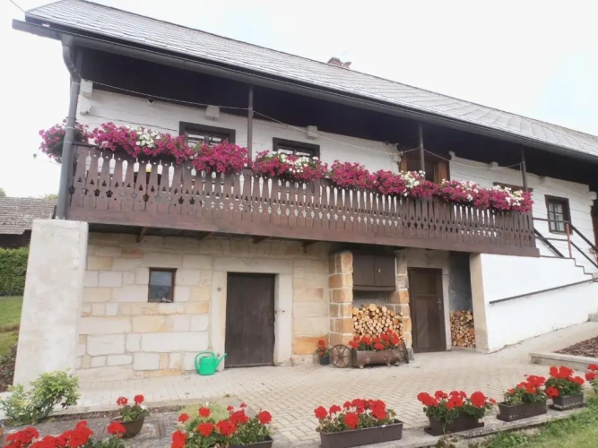 2 Bedrooms Chalet