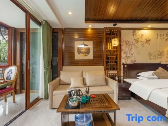 Deluxe Double room with balcony