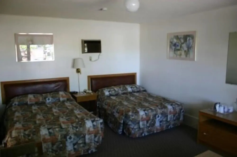 Skyline Motel