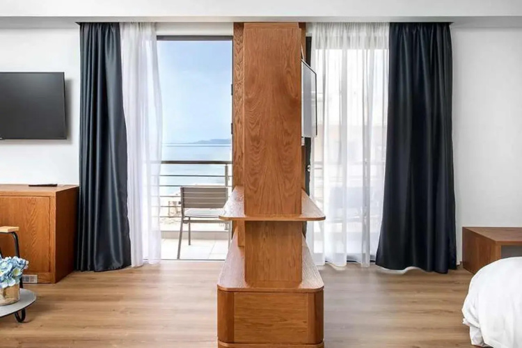 DAYS City Suites