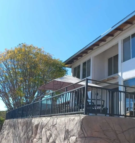 6 Bedrooms Family Cottage with view