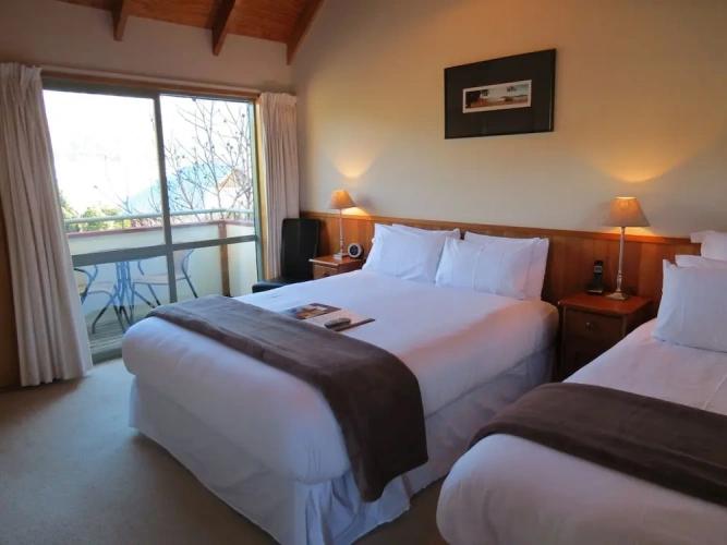 Standard Triple room with balcony