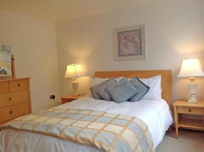2 Bedrooms Apartment