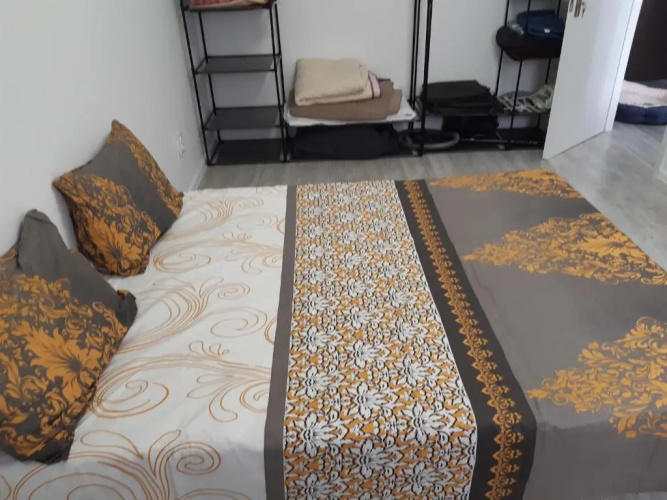 2 Rooms Apartment Otopeni free parking