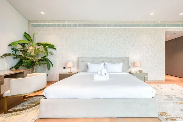 Ultra Luxurious 4 Bed Apartment